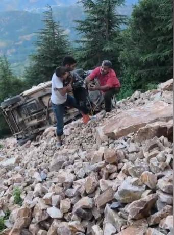 Yayla yolunda feci kaza: 3 ölü, 1 çocuk yaralı 3